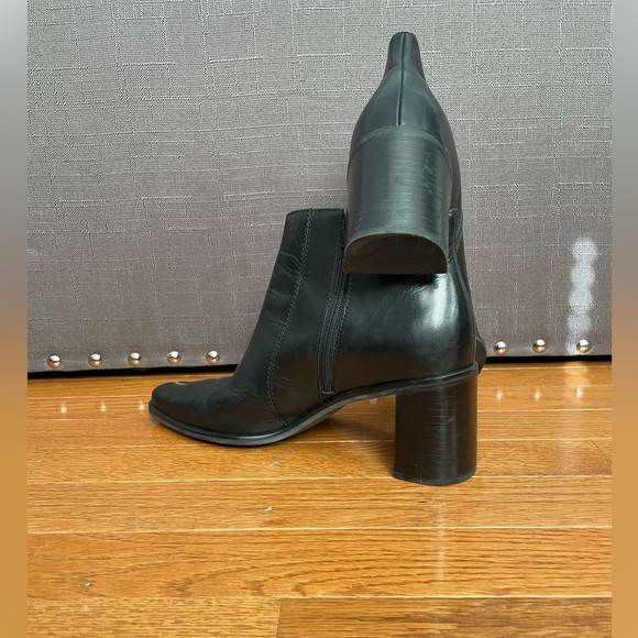 Aerosols Ankle Boots - Picture 1 of 3